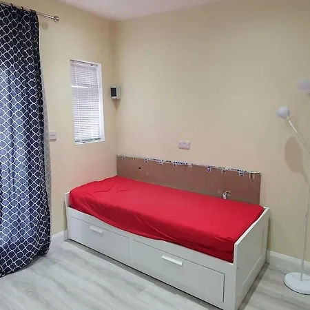 Private Ensuite With Kitchenette * Phibblestown