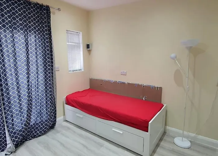 Private Ensuite With Kitchenette * Phibblestown